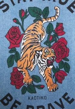 Kaotiko JACKET VINTAGE STAY TRUE UNISEX - Jeansjacke - Blue -Kaotiko || Fire & Glory Populaire Magasin 0a877263d30c4fbc814483b6a943ff3f