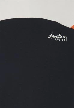 Kaotiko CREW DOWNTOWN UNISEX - Sweatshirt - Yellow 7 Kaotiko CREW DOWNTOWN UNISEX - Sweatshirt - Yellow -Kaotiko || Fire & Glory Populaire Magasin 14bc0dfef3fb4072a3dc667b47fd847f