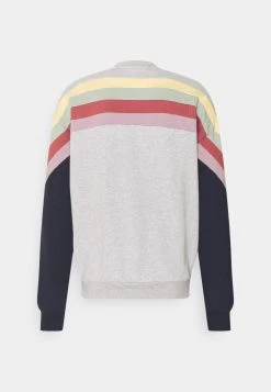 Kaotiko CREW WALKER UNISEX - Sweatshirt - Gris 17 Kaotiko CREW WALKER UNISEX - Sweatshirt - Gris -Kaotiko || Fire & Glory Populaire Magasin 177e3c5b9b284afba2aeab04222508d8