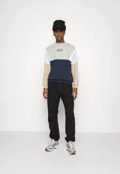 Kaotiko CREW WESTPORT - Sweatshirt - Grey/white - Herren 9 Kaotiko CREW WESTPORT - Sweatshirt - Grey/white - Herren -Kaotiko || Fire & Glory Populaire Magasin 2e65509c4d6b49409e2c334e3c0fcaeb