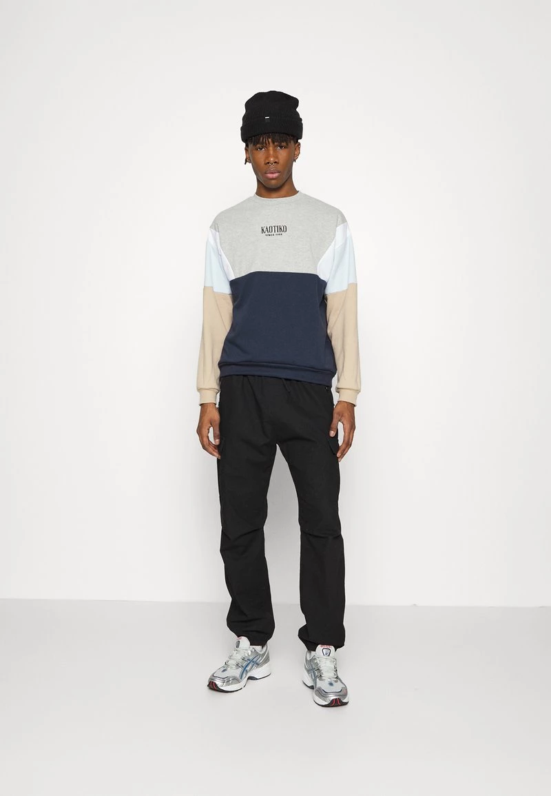 Kaotiko CREW WESTPORT - Sweatshirt - Grey/white - Herren 4 Kaotiko CREW WESTPORT - Sweatshirt - Grey/white - Herren – Bild 2