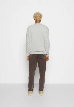 Kaotiko CREW ROCKS MOUNTAINS UNISEX - Sweatshirt - Grey -Kaotiko || Fire & Glory Populaire Magasin 774b51ef2aa94299b7f80c55f8294e87