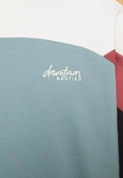 Kaotiko CREW DOWNTOWN UNISEX - Sweatshirt - Acero -Kaotiko || Fire & Glory Populaire Magasin 8b6e0be142b84c5eb8d537c0d08aabe7