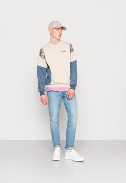 Kaotiko CREW BRUCE UNISEX - Sweatshirt - Beige/prusia 8 Kaotiko CREW BRUCE UNISEX - Sweatshirt - Beige/prusia -Kaotiko || Fire & Glory Populaire Magasin 8dd770ba2428422aa38b5c02441de440