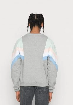 Kaotiko CREW SEATTLE - Sweatshirt - Grey/ Soft Green - Herren 9 Kaotiko CREW SEATTLE - Sweatshirt - Grey/ Soft Green - Herren -Kaotiko || Fire & Glory Populaire Magasin 9d703151602b434f99968ea4529408d5