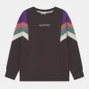 Kaotiko CREW SEATTLE UNISEX - Sweatshirt - Grey/purple/rouge/basil -Kaotiko || Fire & Glory Populaire Magasin a76bdeeb713c4d4aa7f19b054a1ea10f