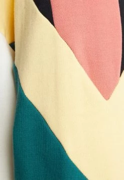 Kaotiko CREW DOWNTOWN UNISEX - Sweatshirt - Black/ivory 7 Kaotiko CREW DOWNTOWN UNISEX - Sweatshirt - Black/ivory -Kaotiko || Fire & Glory Populaire Magasin aa9310b3dc4349cc9dd10acbc629dac6