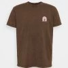 Kaotiko WASHED DREAM UNISEX - T-Shirt Print - Brown -Kaotiko || Fire & Glory Populaire Magasin b2b910cf414045f1aa89d14115bb33e2