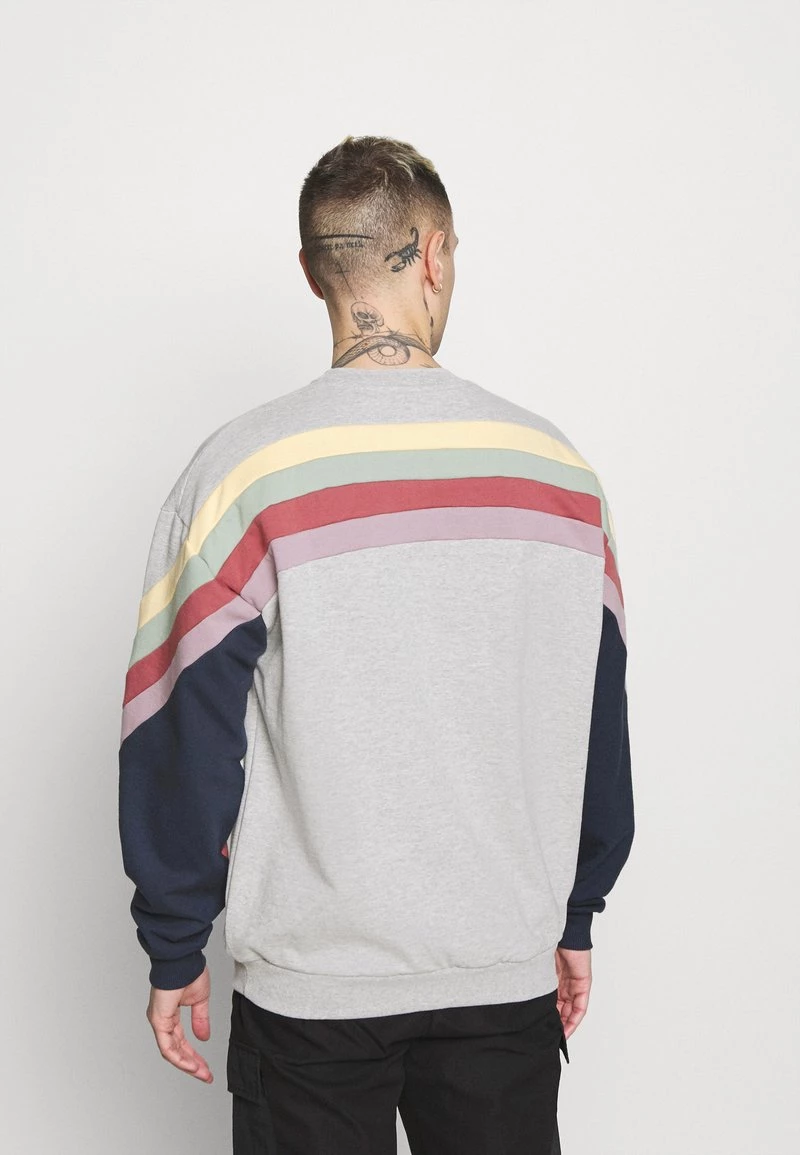 Kaotiko CREW WALKER UNISEX - Sweatshirt - Gris 5 Kaotiko CREW WALKER UNISEX - Sweatshirt - Gris – Bild 3