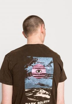 Kaotiko WASHED DARK SOCIETY UNISEX - T-Shirt Print - Chocolate 11 Kaotiko WASHED DARK SOCIETY UNISEX - T-Shirt Print - Chocolate -Kaotiko || Fire & Glory Populaire Magasin e953f0bc5b1940cbb33186e306bd7fd0