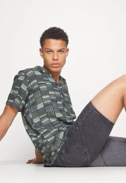 Kaotiko CAMISA ZANZIBAR UNISEX - Hemd - Green -Kaotiko || Fire & Glory Populaire Magasin ea1ac4fdc3784c2486da5ff4e0652352